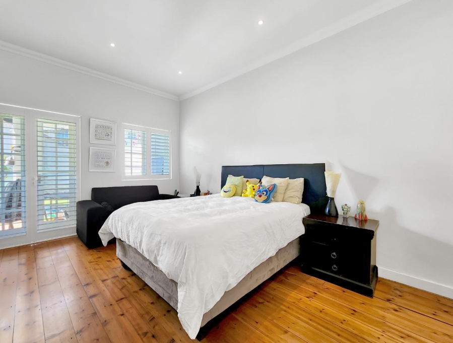 3 Bedroom Property for Sale in Sea Point Western Cape